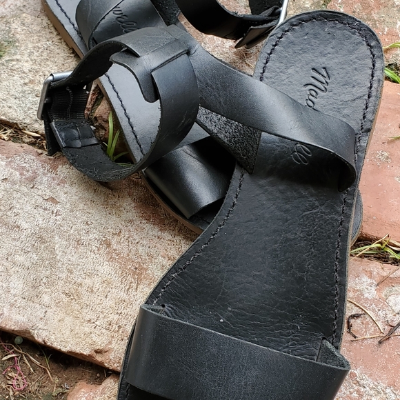 5 for $20 SALE! Madewell EUC black leather ankle sandals - Picture 4 of 5